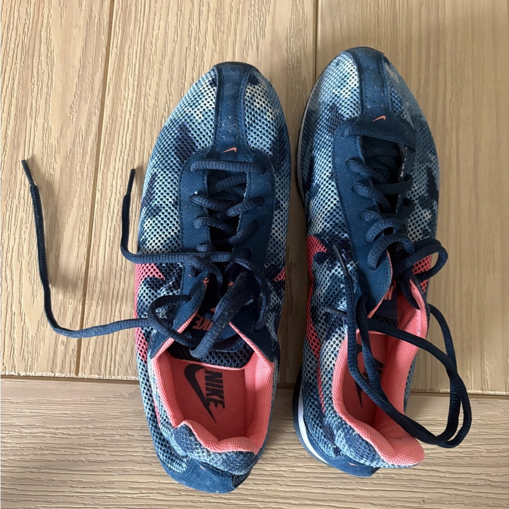 Nike Women's Navy & Coral Mesh Camo Print Running Shoes